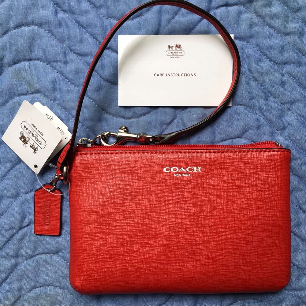 ❌SOLD❌ Coach Saffiano Leather Small Wristlet